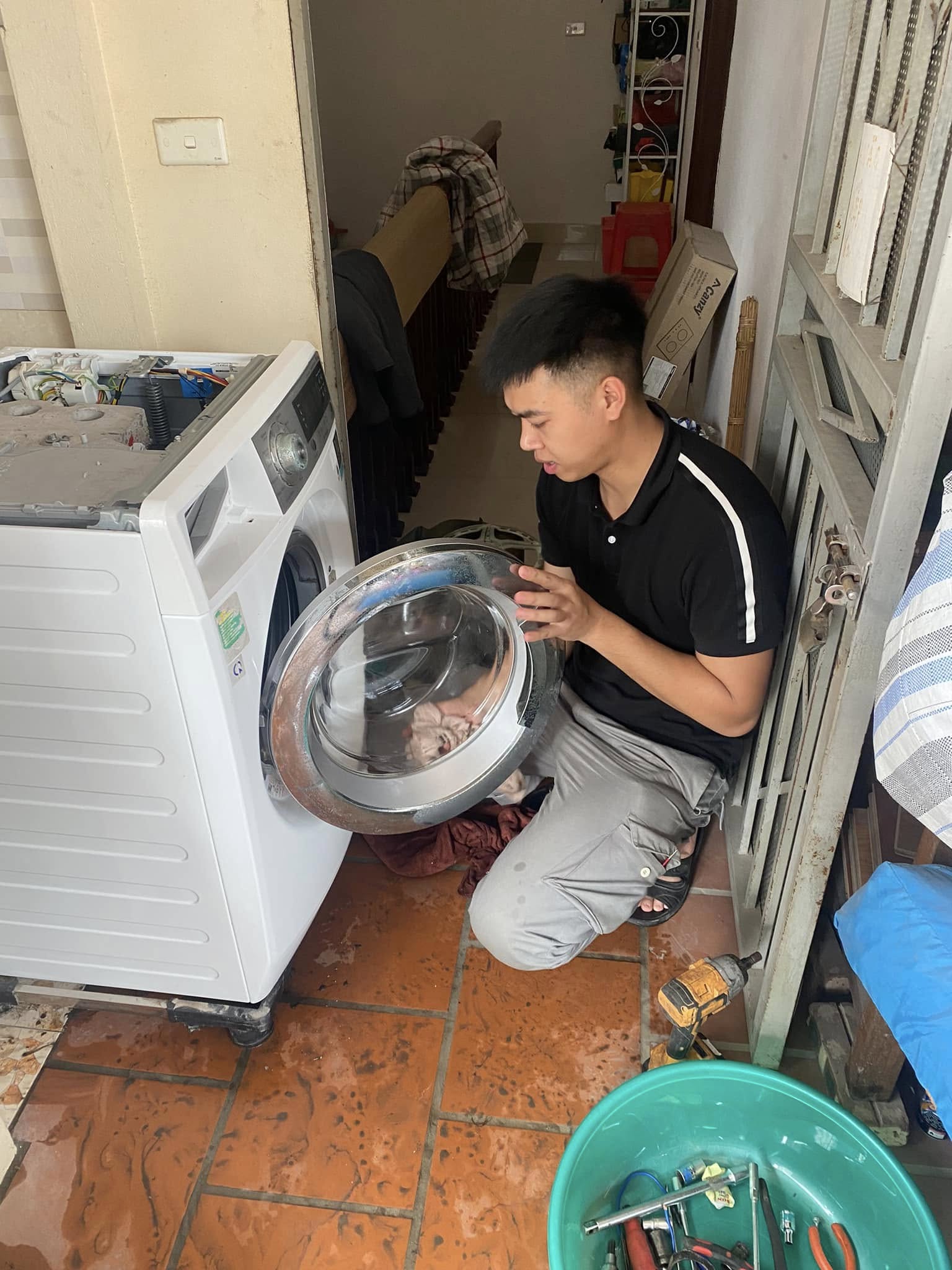 thợ sửa máy giặt không xả nước