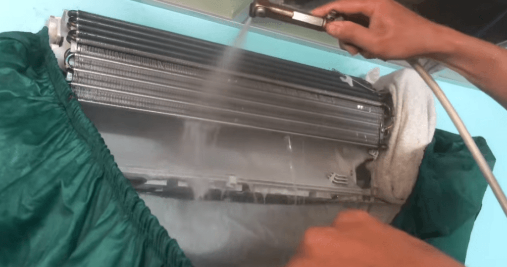 vệ sinh dàn lạnh tại nhà