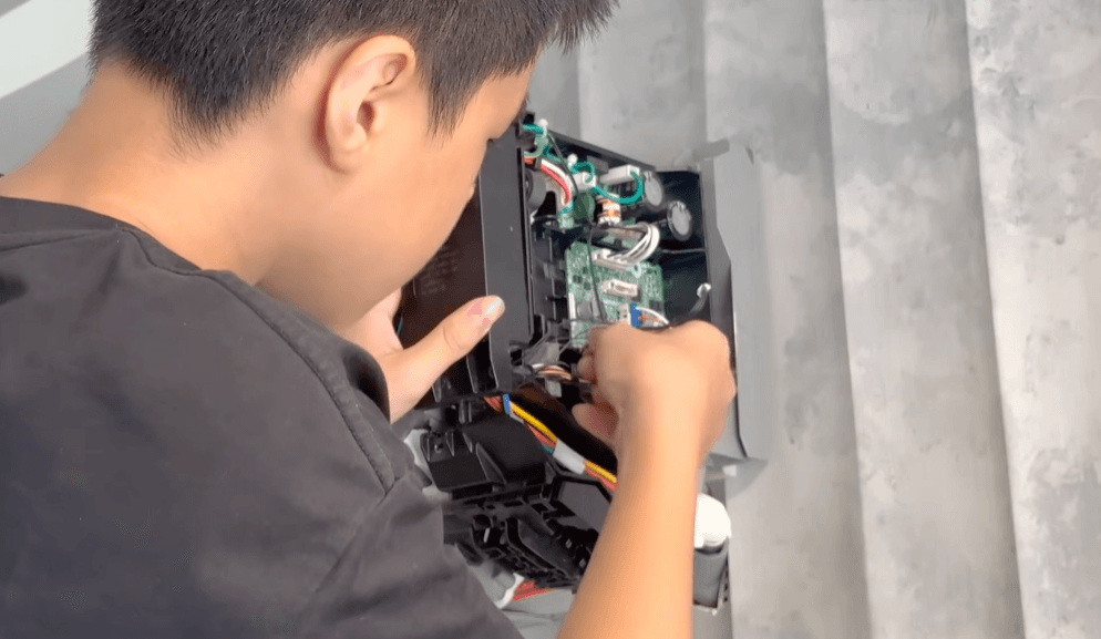 kiểm tra bo mạch điều hòa