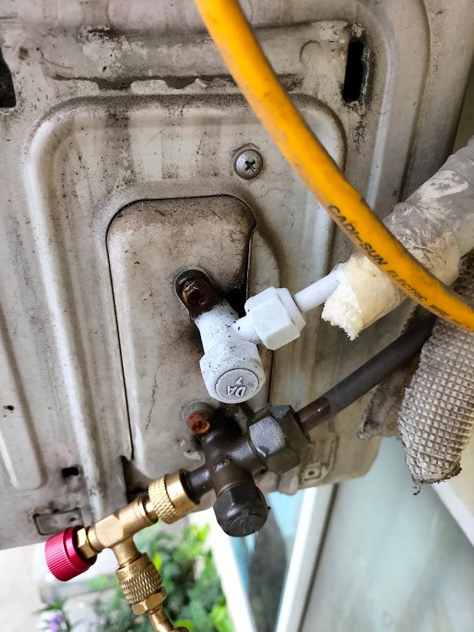 dàn lạnh bị đống tuyết